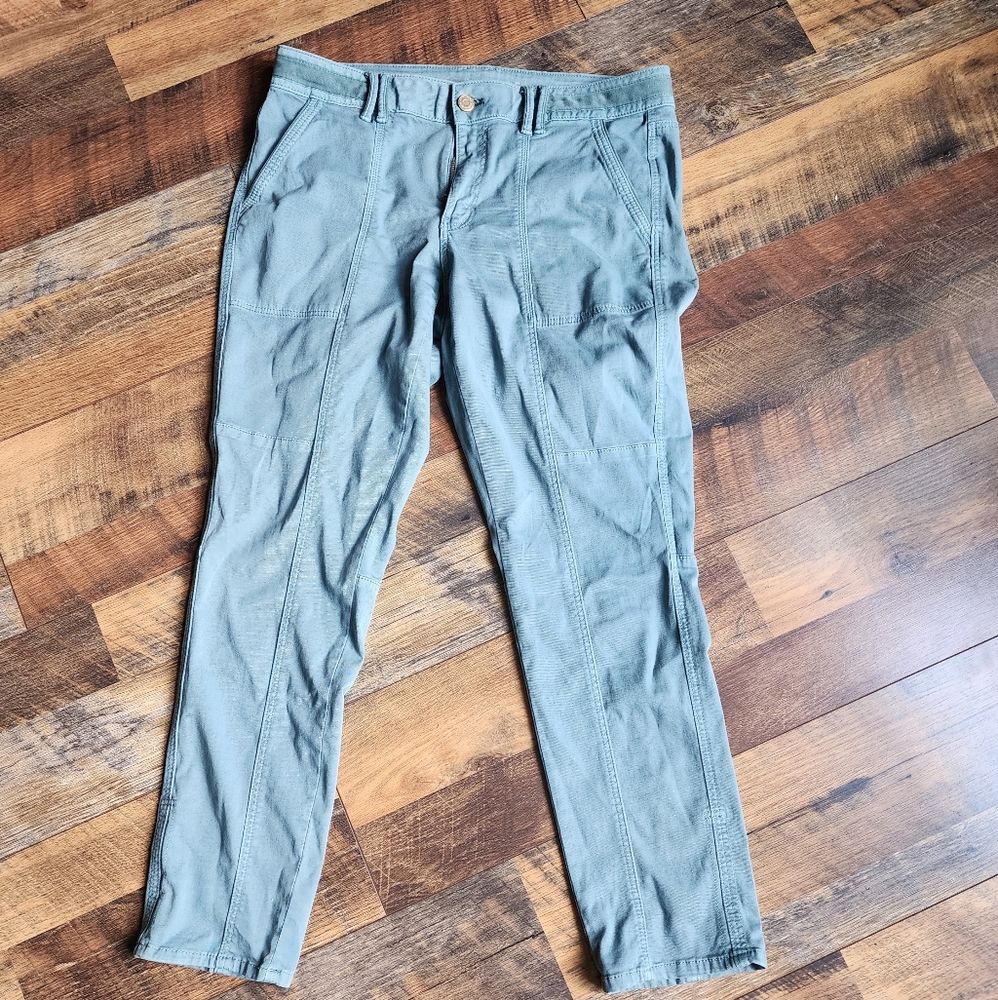 WHBM sz 6 straight pant.